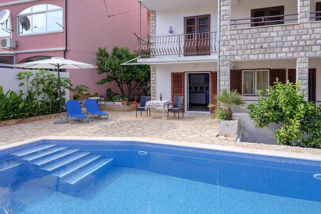 Apartments Priko Stari Grad  Exterior photo