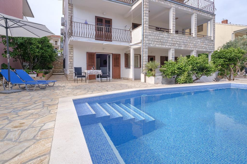 Apartments Priko Stari Grad  Exterior photo